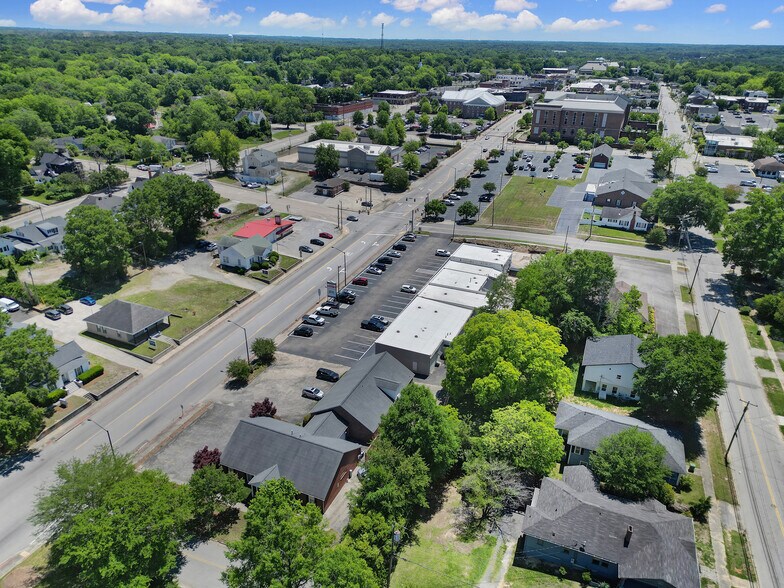 More Photos Of 312 N Main St, Lancaster Office For Lease