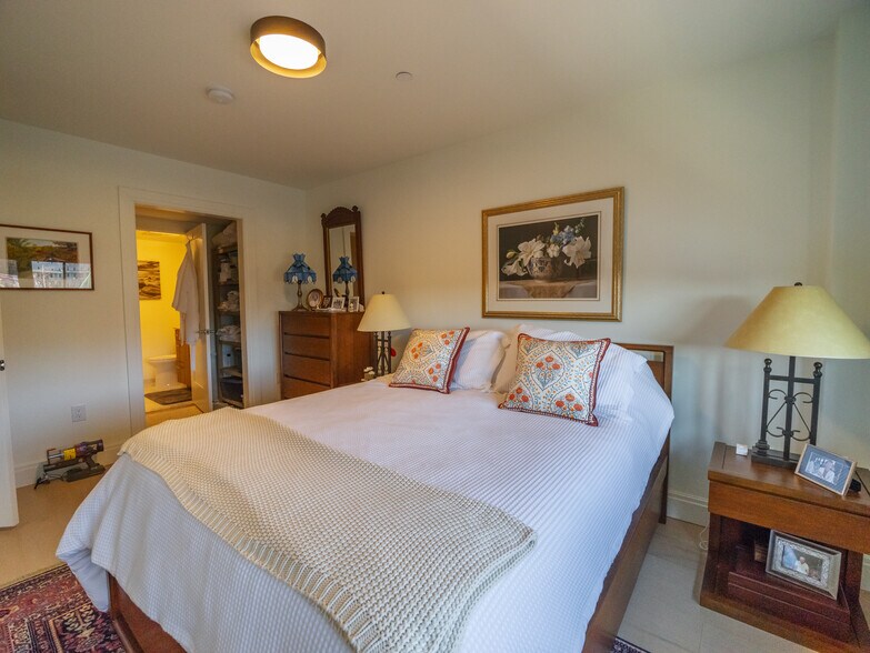 More Photos Of 100 Northampton St, Easton Apartments For Sale