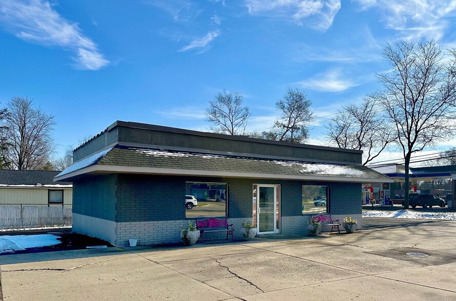 Primary Photo Of 1026 Scott Lake Rd, Waterford Storefront Retail Office For Lease