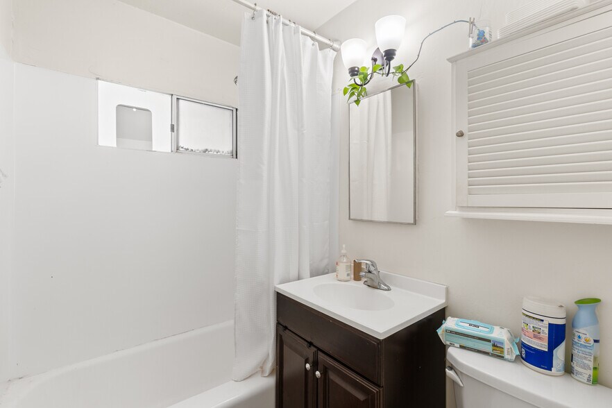 More Photos Of 1671-1673 Missouri St, San Diego Apartments For Sale