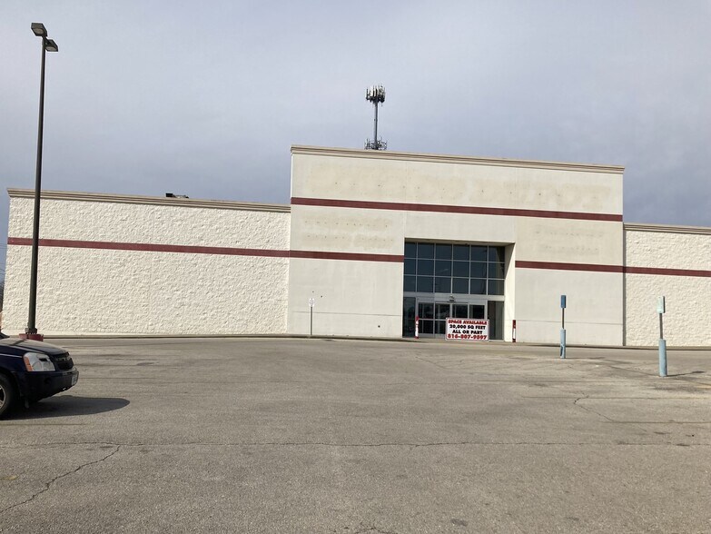 Primary Photo Of 1401 Vine St, Poplar Bluff Storefront For Sale