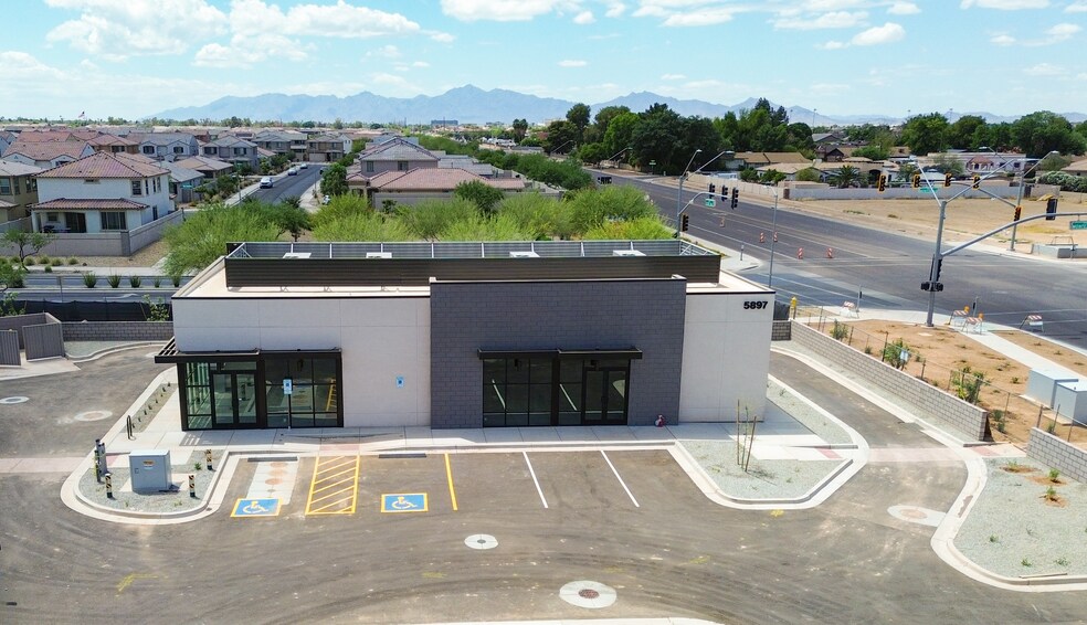 More Photos Of 5897 91st Ave, Glendale General Retail For Sale