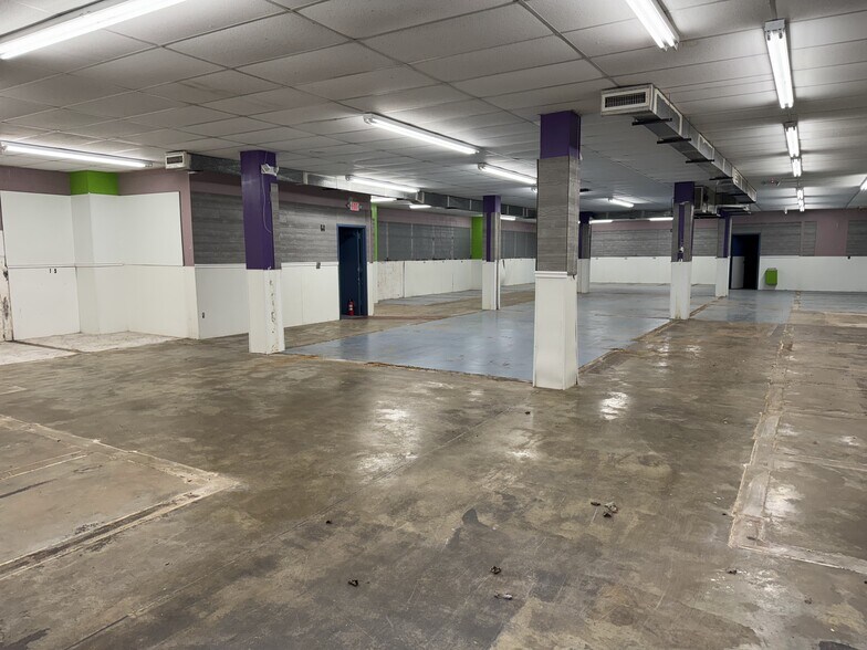 More Photos Of 900 W Chapel Rd, Asheville Showroom For Sale