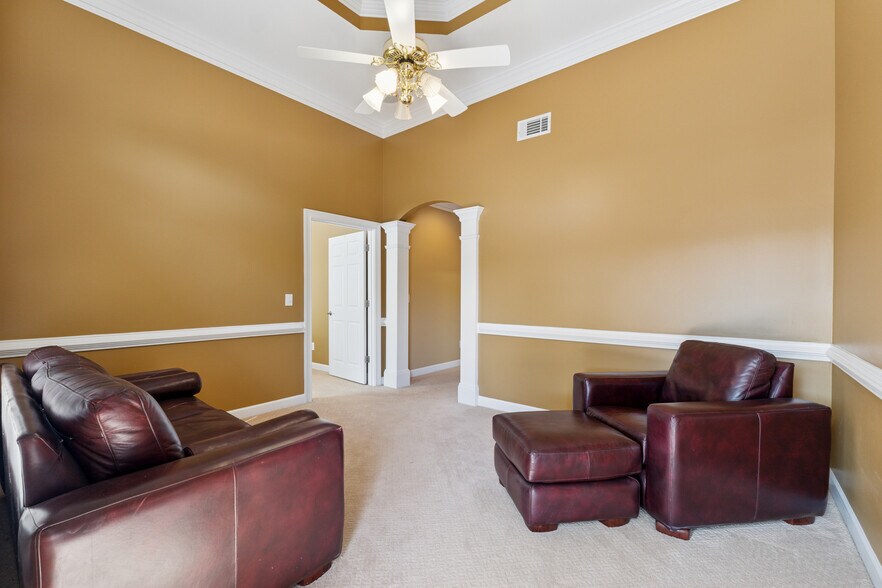 More Photos Of 301-304 Macy Dr, Roswell Medical For Sale