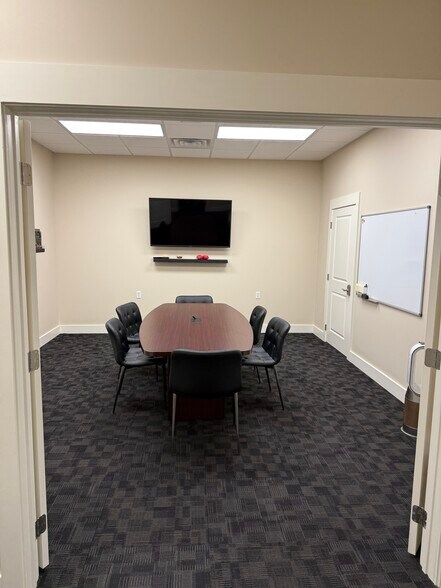 More Photos Of 3345 Highway 5 N, Bryant Office For Lease
