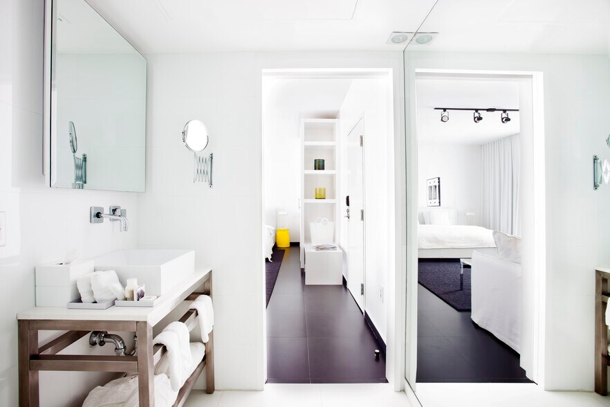 More Photos Of 205 Collins Ave, Miami Beach Hotel For Sale