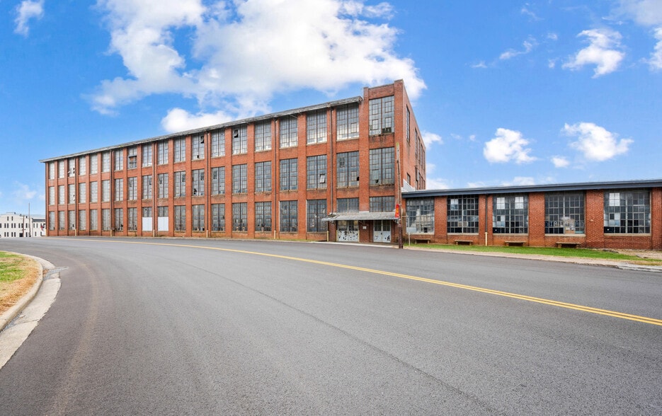 Primary Photo Of 550 Grove St, Bedford Manufacturing For Sale
