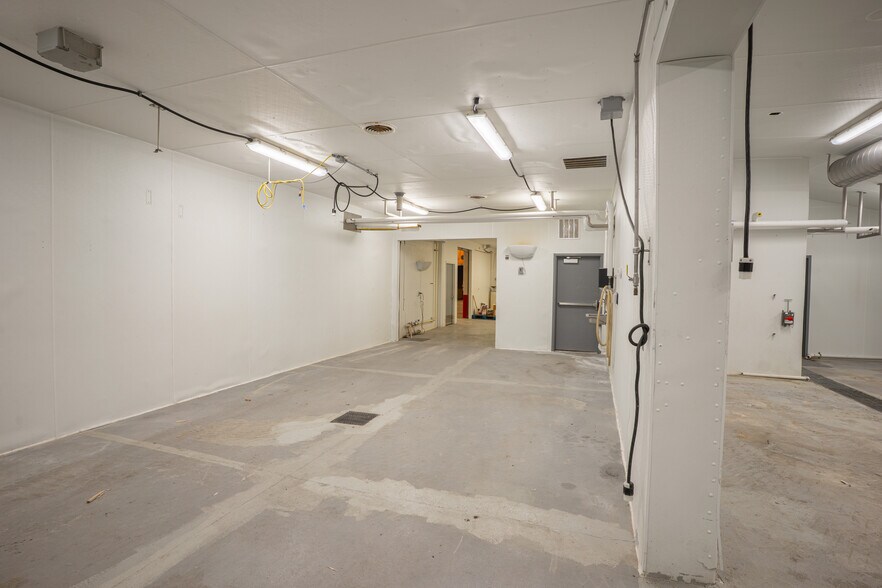 More Photos Of 319 Main St N, Kimberly Warehouse For Sale