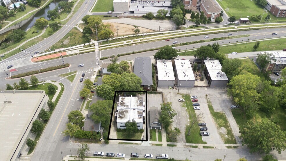 More Photos Of 4911 Walnut St, Kansas City Apartments For Sale