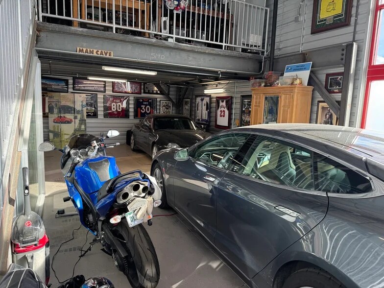 More Photos Of 13303 E Adam Aircraft Cir, Englewood Parking Garage For Sale