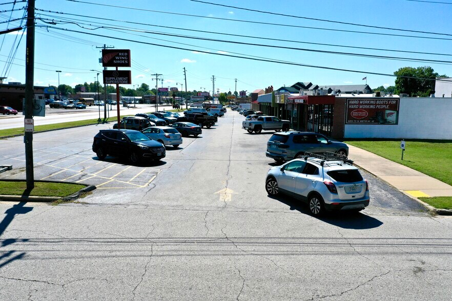 More Photos Of 1701 S Campbell Ave, Springfield Office For Sale