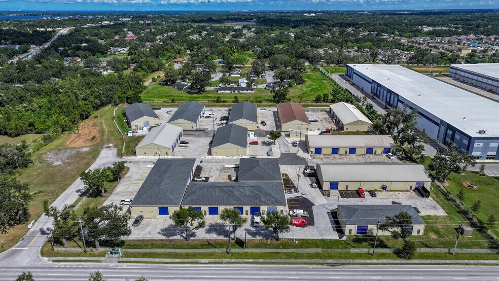 More Photos Of 722 17th St E, Palmetto Warehouse For Lease