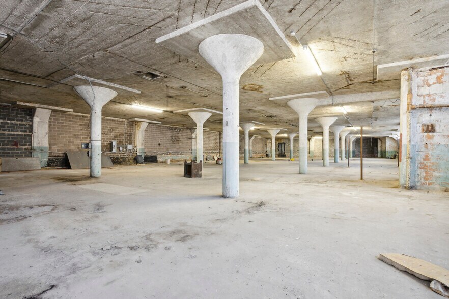 More Photos Of 1900 S Christopher Columbus Blvd, Philadelphia Freestanding For Sale