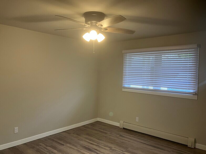 More Photos Of 415 W Fulton St, Waupaca Apartments For Sale