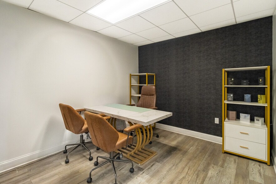 More Photos Of 3317-3347 NW 74th St, Miami Warehouse For Sale