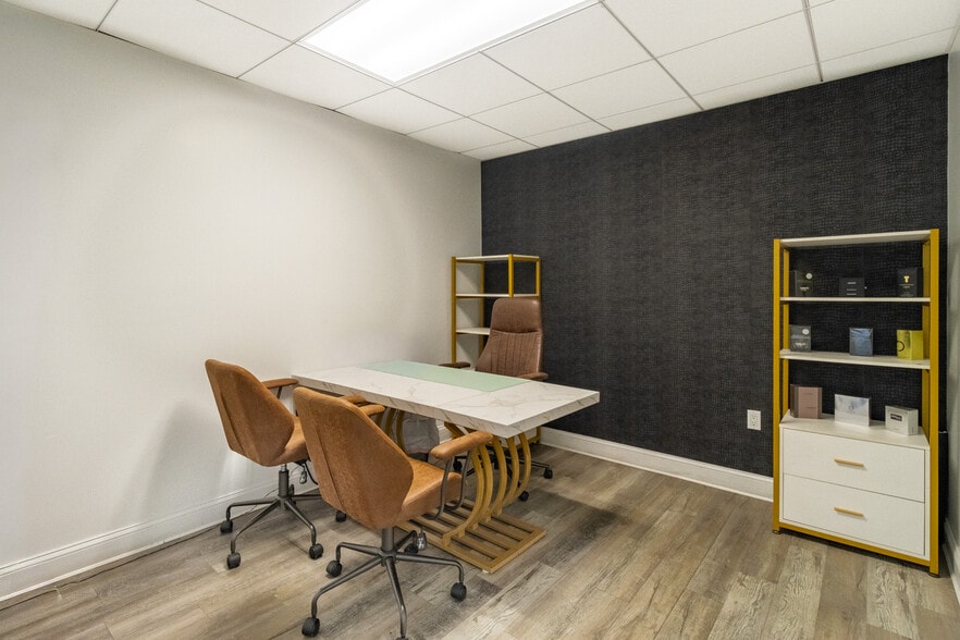 More Photos Of 3337 NW 74th Ave, Miami Warehouse For Sale