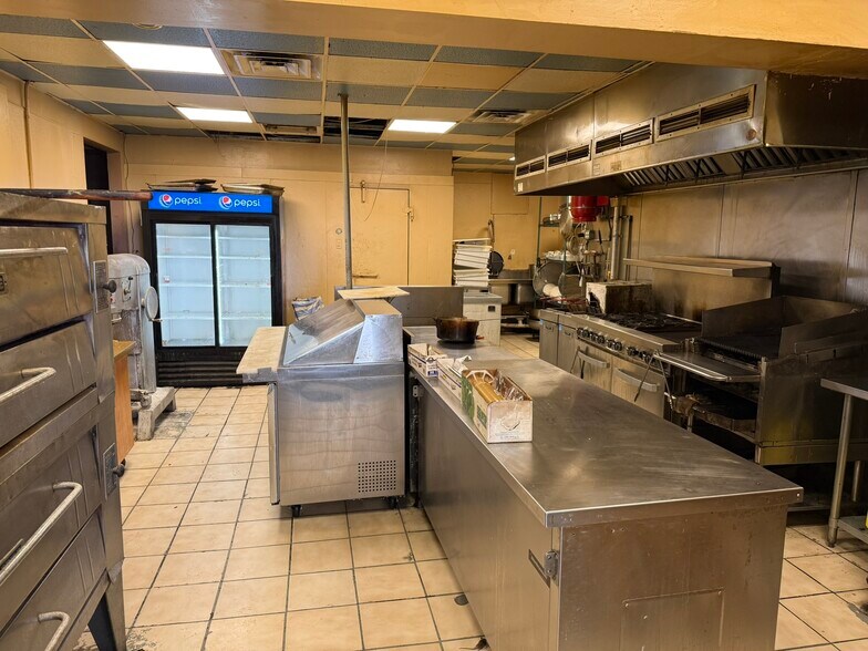More Photos Of 908 River St, Troy Restaurant For Sale