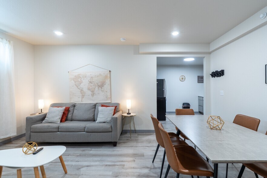 More Photos Of 632 Mount Rushmore Rd, Custer Specialty For Sale