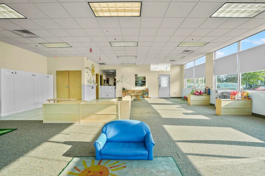More Photos Of 445-445A Willard Ave, Newington Medical For Lease