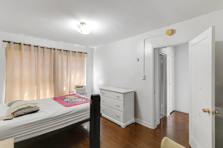 More Photos Of 120 S Coronado St, Los Angeles Apartments For Sale