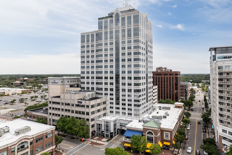 More Photos Of 222 Central Park Ave, Virginia Beach Office For Lease