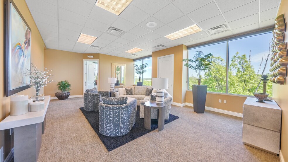 More Photos Of 2265 Bagnell Dam Blvd, Lake Ozark Office For Sale