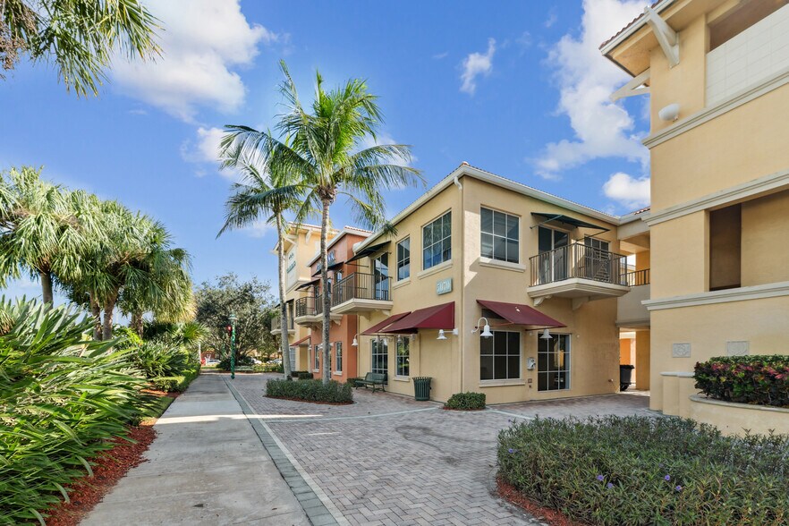 More Photos Of 4510-5100 PGA Blvd, Palm Beach Gardens Unknown For Lease