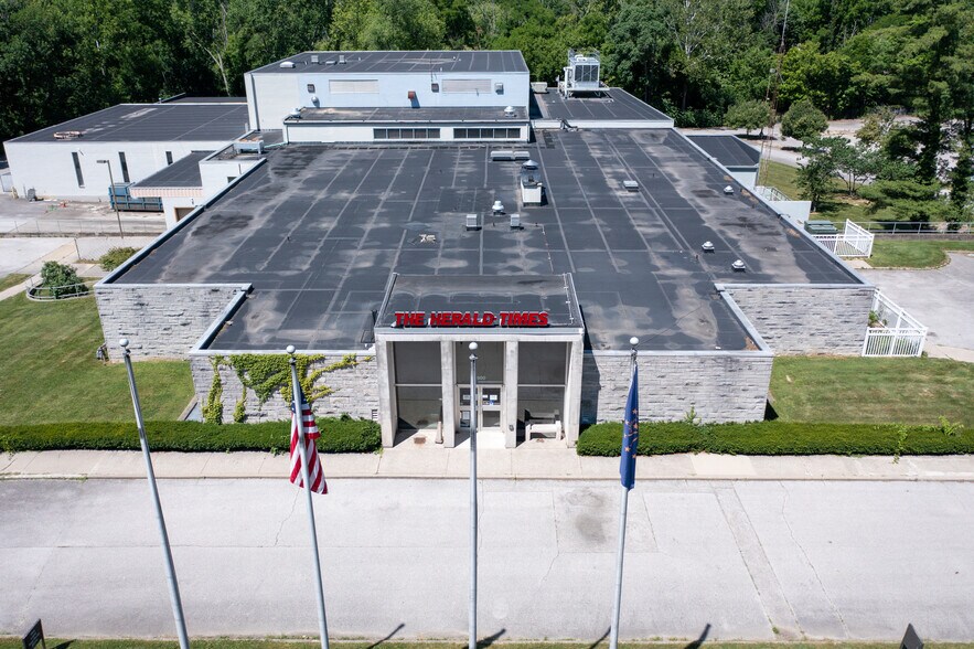 More Photos Of 1900 S Walnut St, Bloomington Manufacturing For Sale