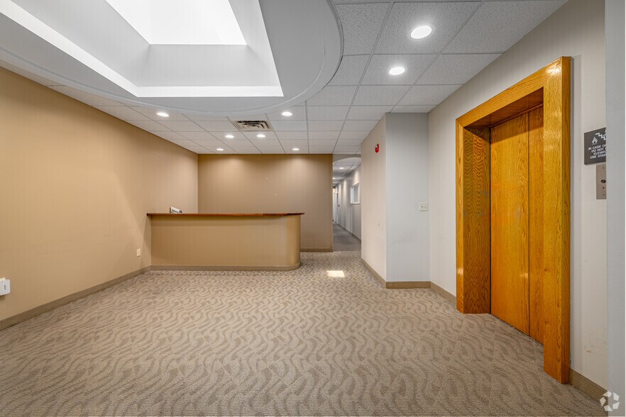 More Photos Of 343 N Charles St, Baltimore Office For Sale