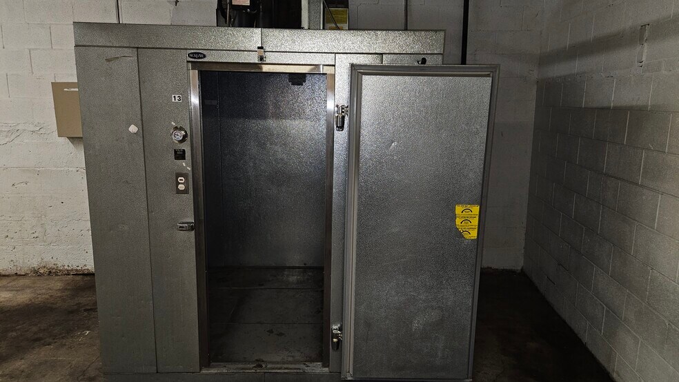 More Photos Of 301 W Main St, Saint Albans Convenience Store For Sale