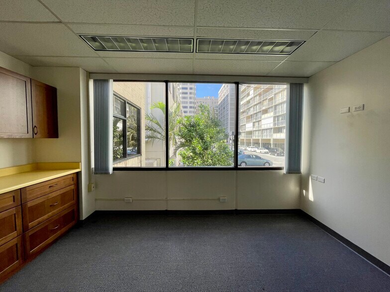 More Photos Of 1210 Artesian St, Honolulu Medical For Lease