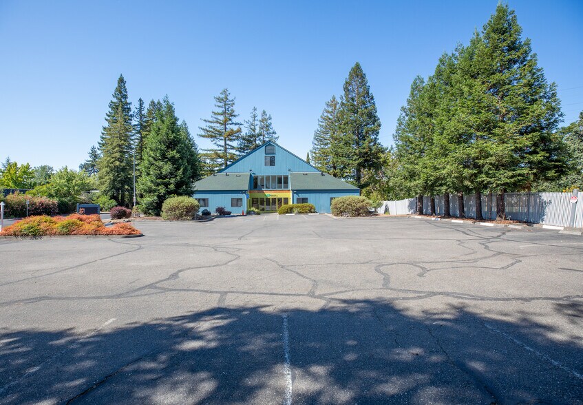 More Photos Of 101 Wikiup Dr, Santa Rosa Office For Sale