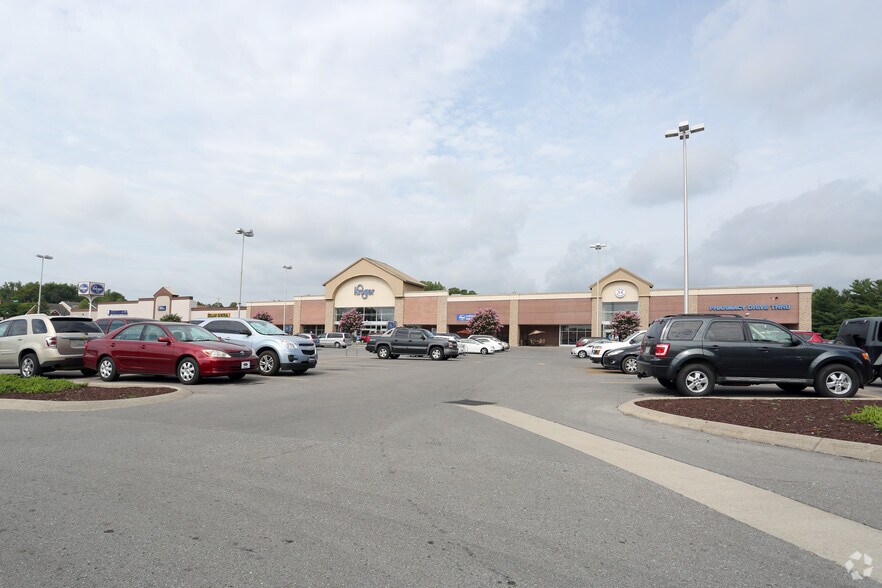 More Photos Of 595 Hillsboro Rd, Franklin Unknown For Lease