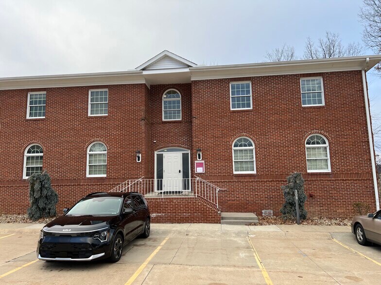 More Photos Of 308 N Cleveland Massillon Rd, Akron Office For Sale