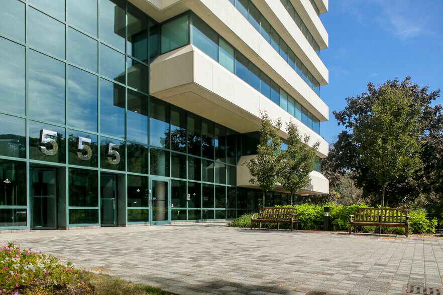 More Photos Of 555 Taxter Rd, Elmsford Office For Lease