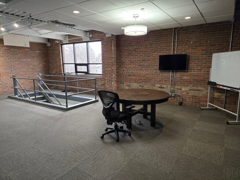 More Photos Of 2085 Humphrey St, Fort Wayne Loft Creative Space For Lease