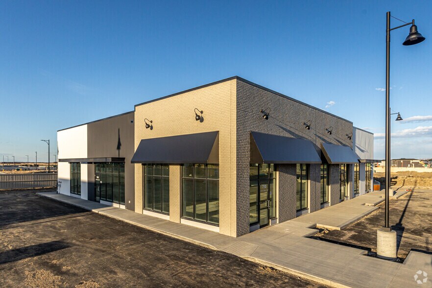 Primary Photo Of 1115 St Albert Trl, St. Albert Unknown For Lease