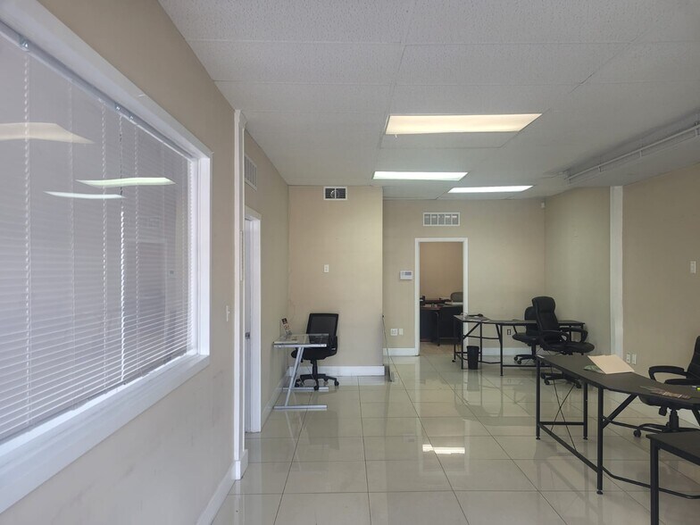More Photos Of 475-487 Le Jeune Rd, Miami Unknown For Lease