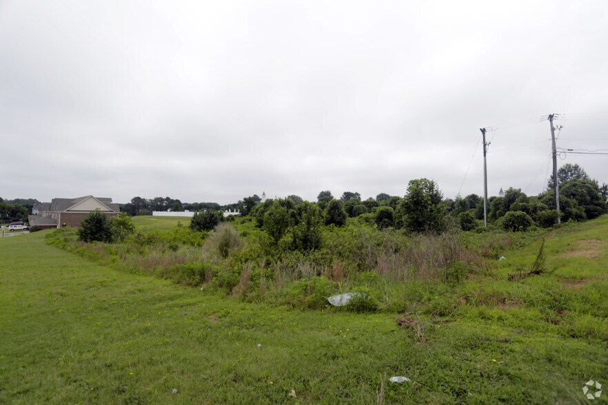 Primary Photo Of Hwy 81, Loganville Land For Sale