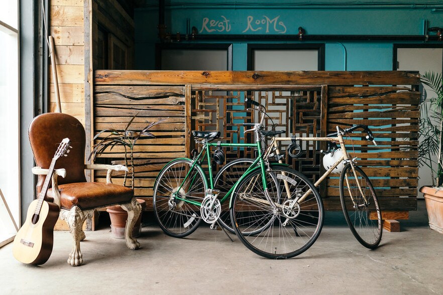 More Photos Of 409-411 Monroe W, Austin Office For Lease