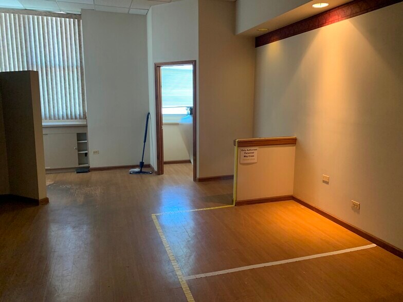 More Photos Of 2450 W Hubbard St, Chicago Distribution For Lease