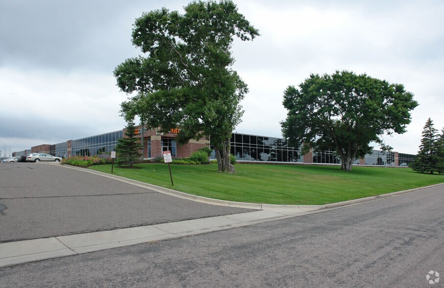 More Photos Of 2300 Berkshire Ln N, Plymouth Flex For Lease
