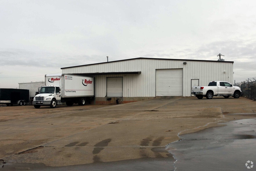 More Photos Of 725 SE 59th St, Oklahoma City Warehouse For Lease