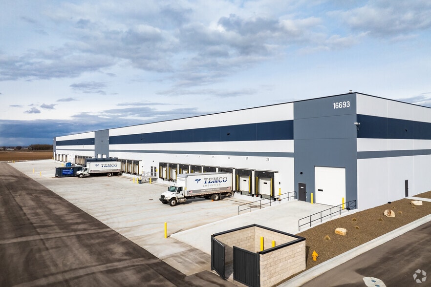 More Photos Of 16693 Madison Rd, Nampa Warehouse For Lease