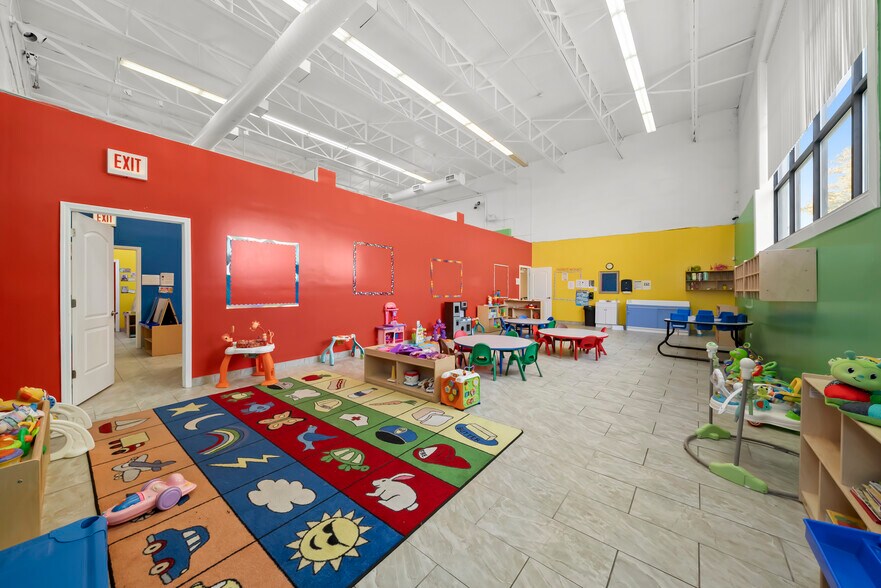 More Photos Of 1155 W 81st St, Chicago Daycare Center For Sale