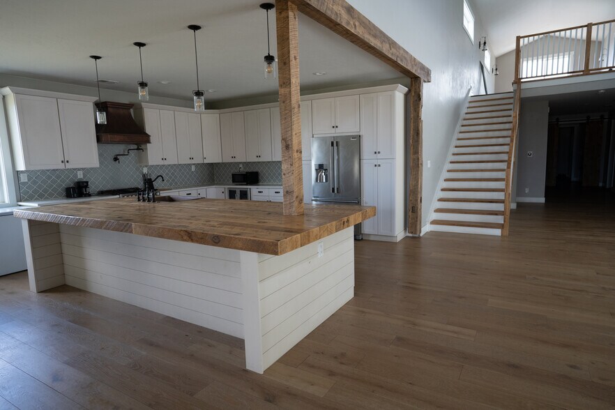 More Photos Of 7904 County Road 19, Fort Lupton Manufacturing For Sale