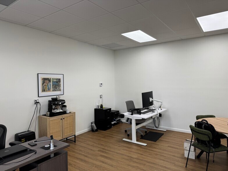 More Photos Of 1101 Holland Dr, Boca Raton Light Manufacturing For Lease