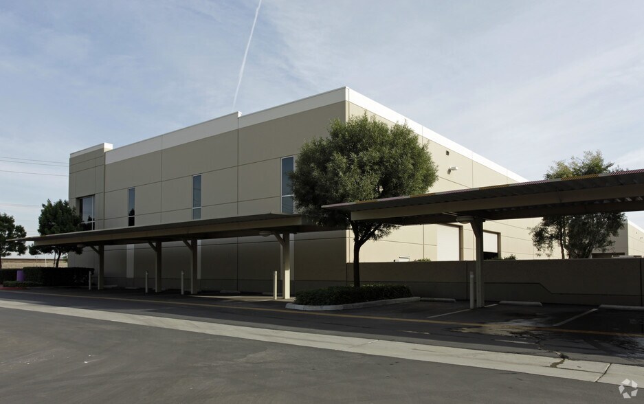 More Photos Of 15278 El Prado Rd, Chino Warehouse For Lease