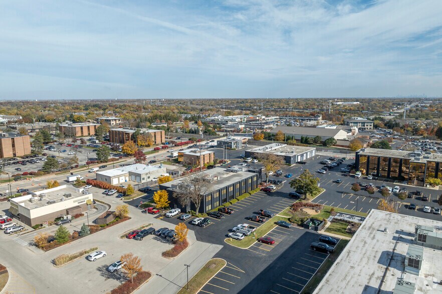 More Photos Of 799 Roosevelt Rd, Glen Ellyn Office For Lease