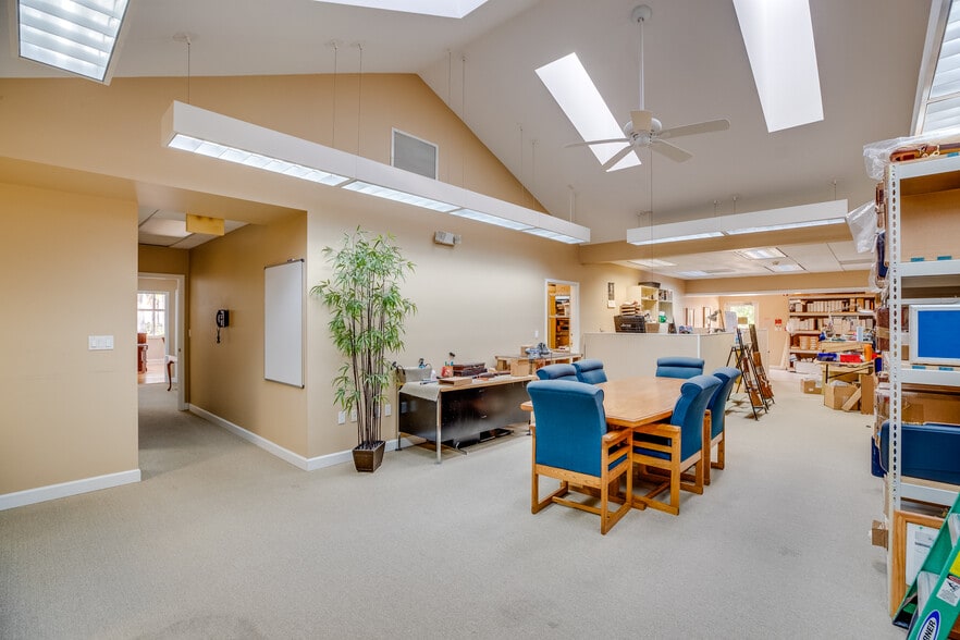 More Photos Of 1965 25th Ave, Vero Beach Office For Sale
